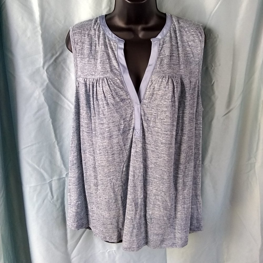 NWT Gap Extra Large 100% Linen Blue Gray Sleeveless Top